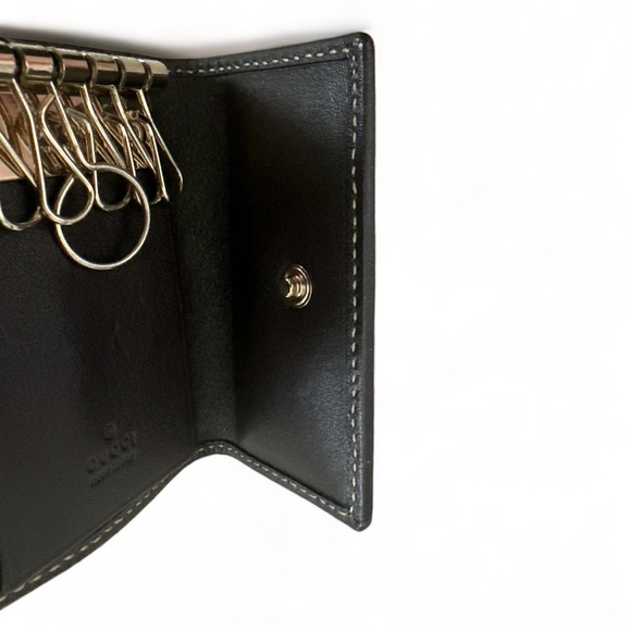 Gucci Monogram Lovely Heart Key Case - Picture 6 of 7